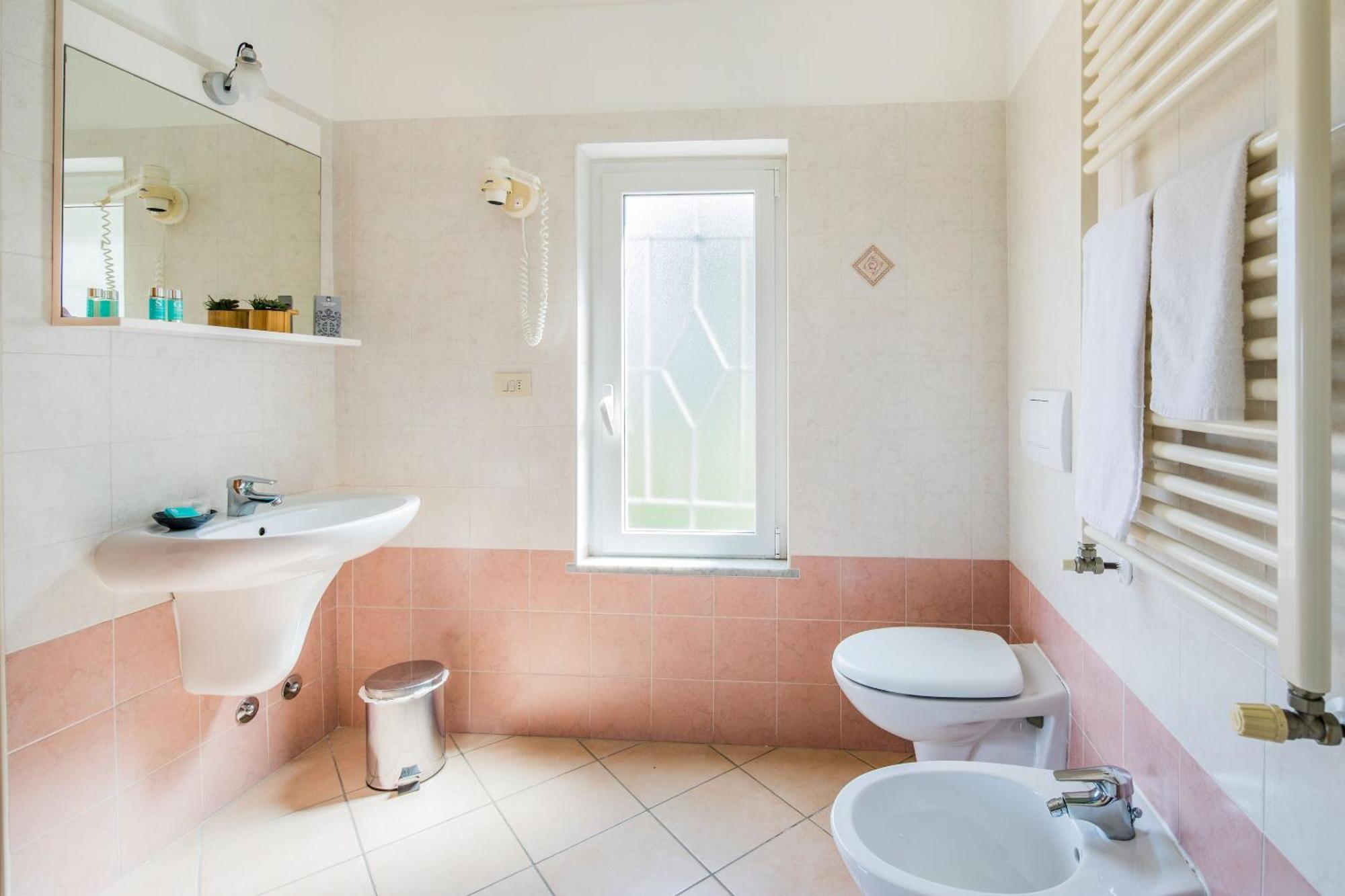 Hotel Tritone Laigueglia Zewnętrze zdjęcie