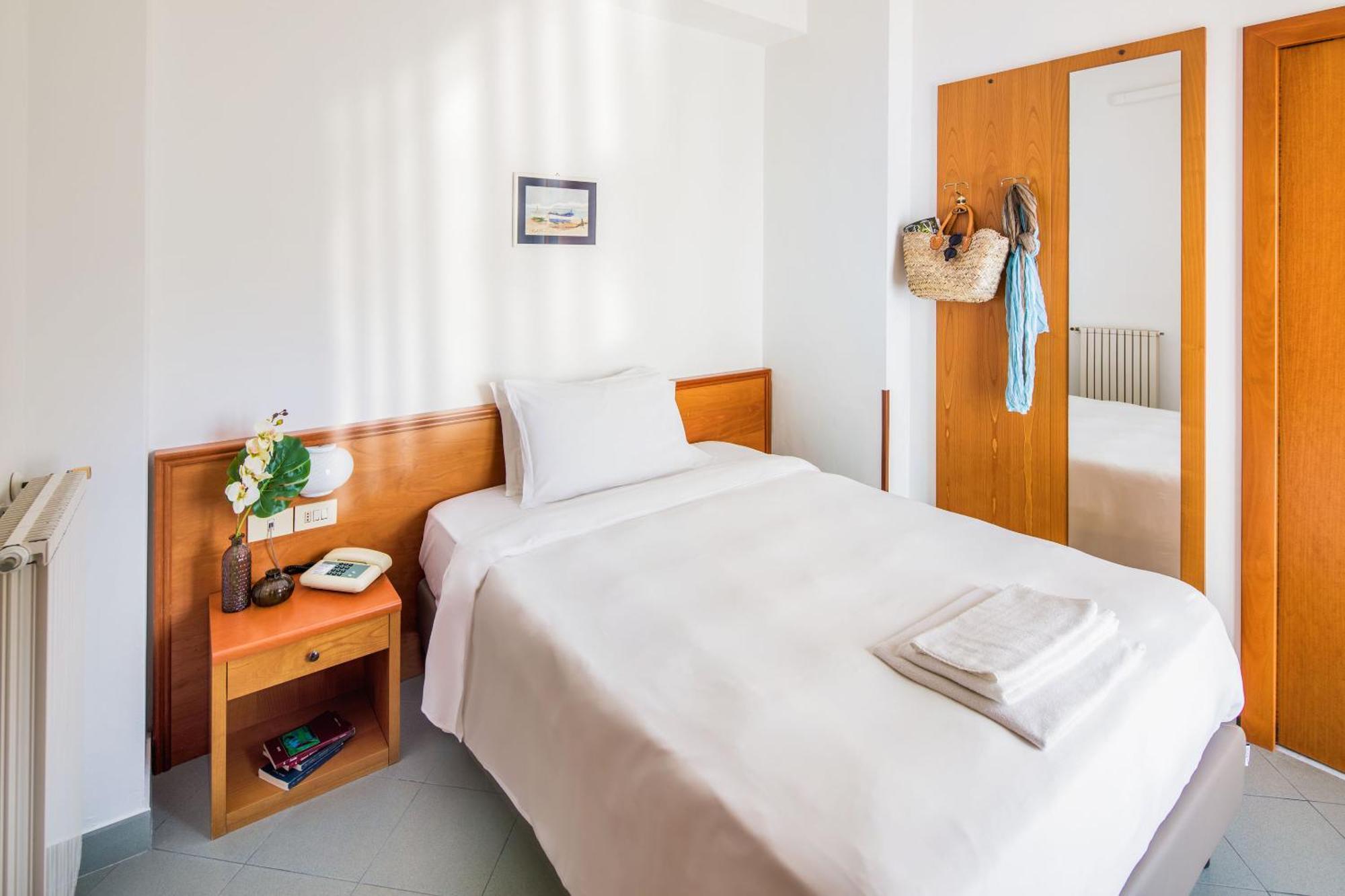 Hotel Tritone Laigueglia Zewnętrze zdjęcie
