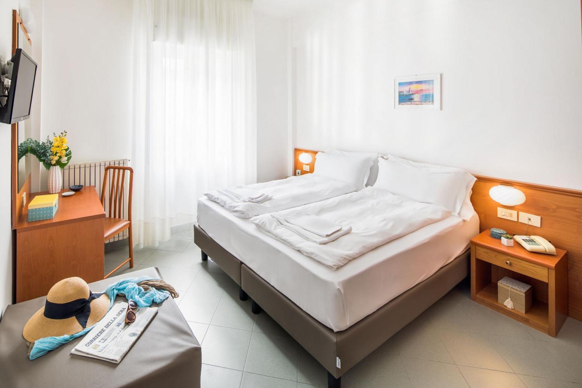 Hotel Tritone Laigueglia Zewnętrze zdjęcie