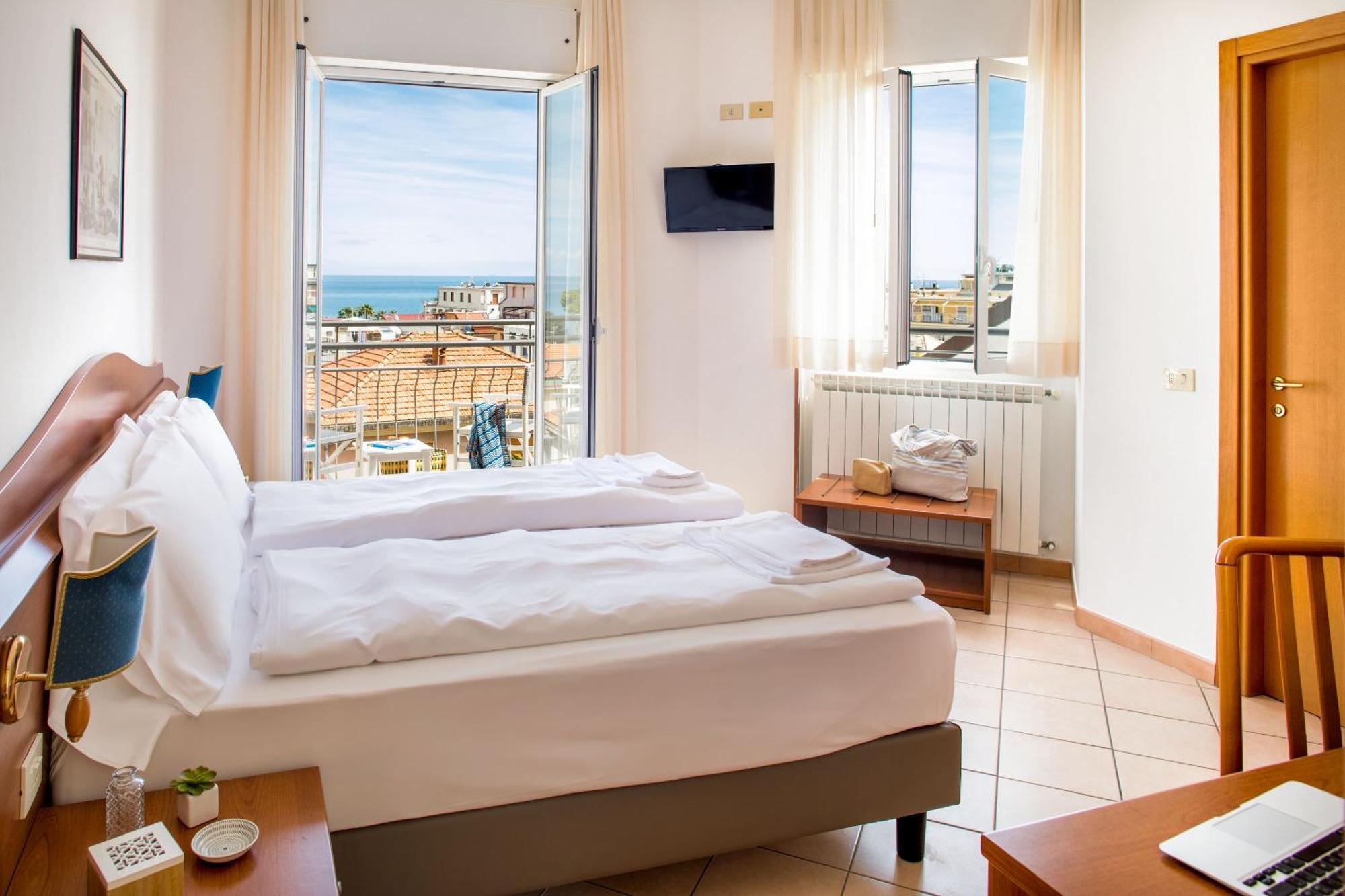 Hotel Tritone Laigueglia Zewnętrze zdjęcie