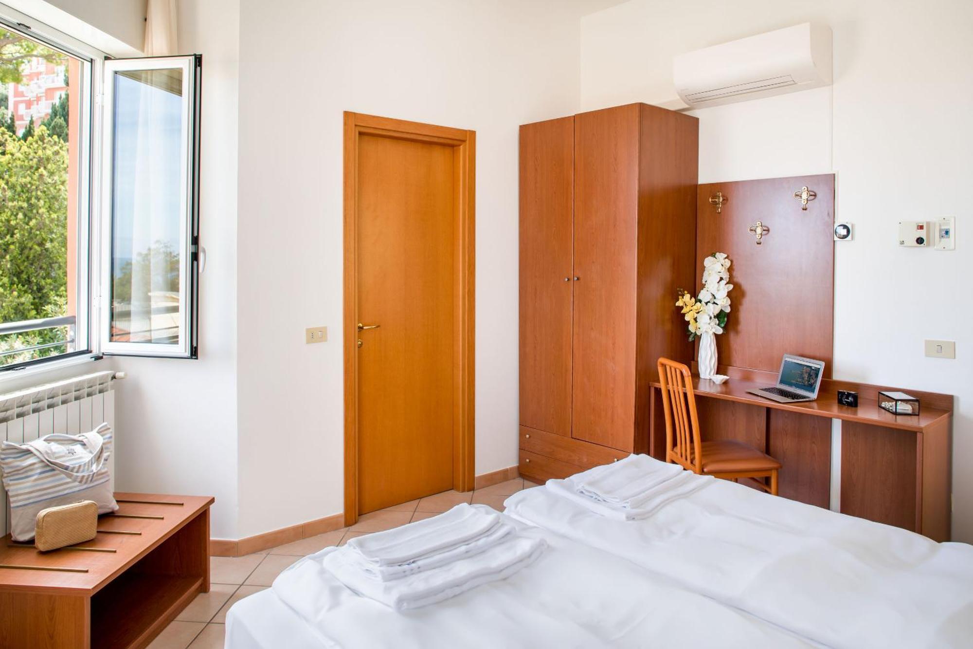 Hotel Tritone Laigueglia Zewnętrze zdjęcie