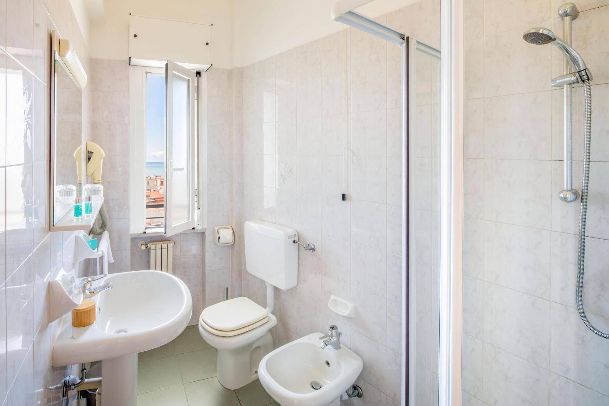 Hotel Tritone Laigueglia Zewnętrze zdjęcie