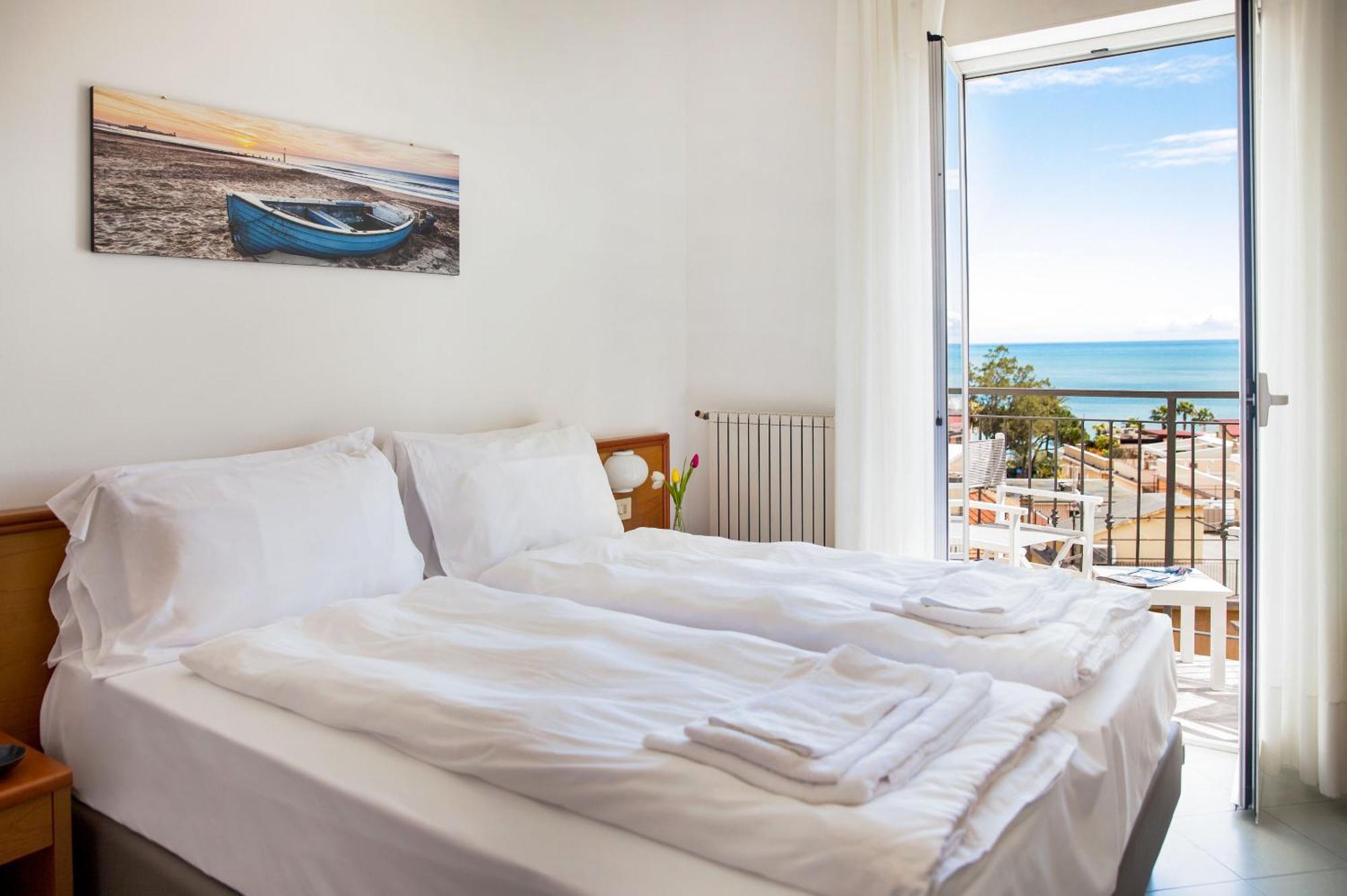 Hotel Tritone Laigueglia Zewnętrze zdjęcie