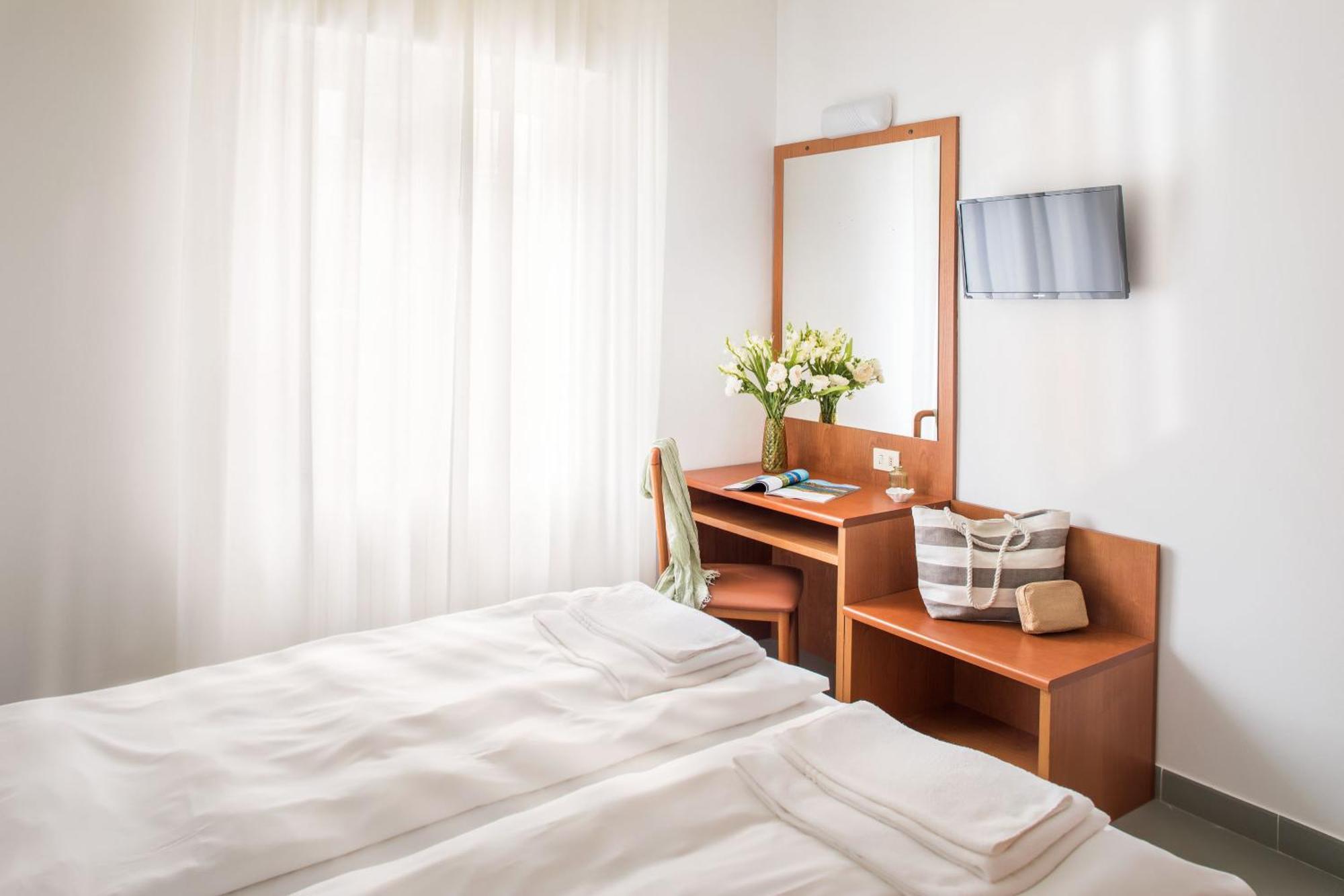Hotel Tritone Laigueglia Zewnętrze zdjęcie