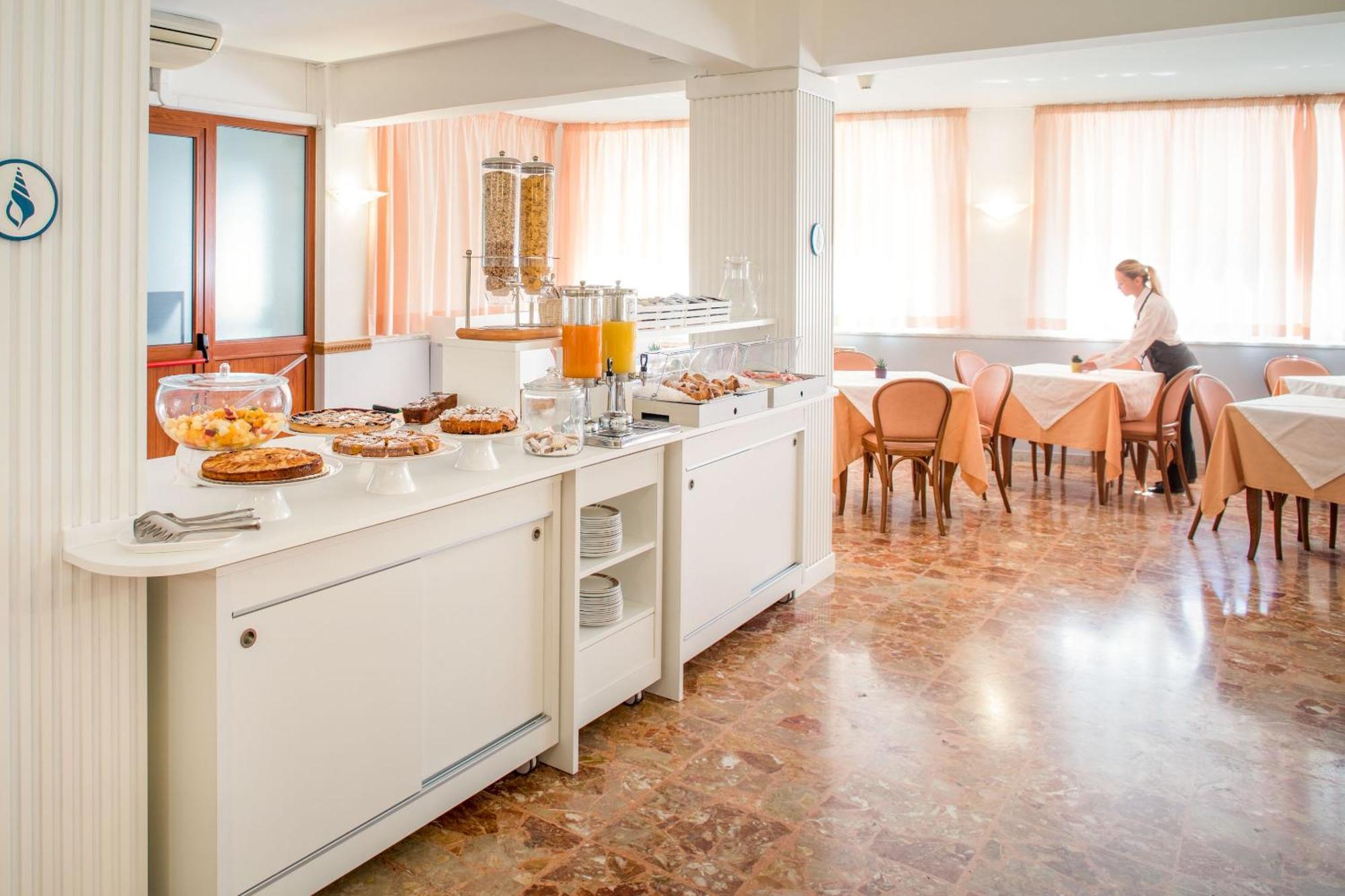 Hotel Tritone Laigueglia Zewnętrze zdjęcie