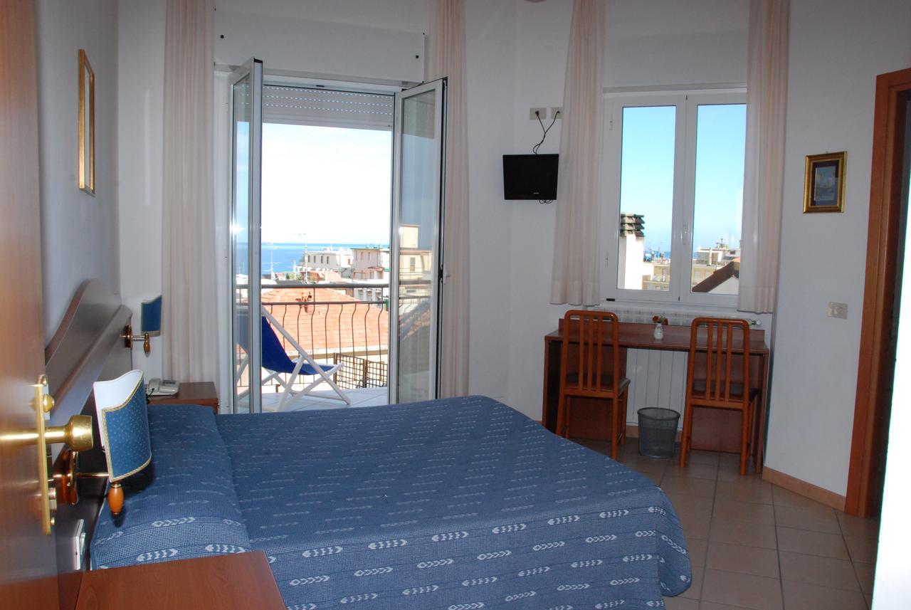 Hotel Tritone Laigueglia Zewnętrze zdjęcie