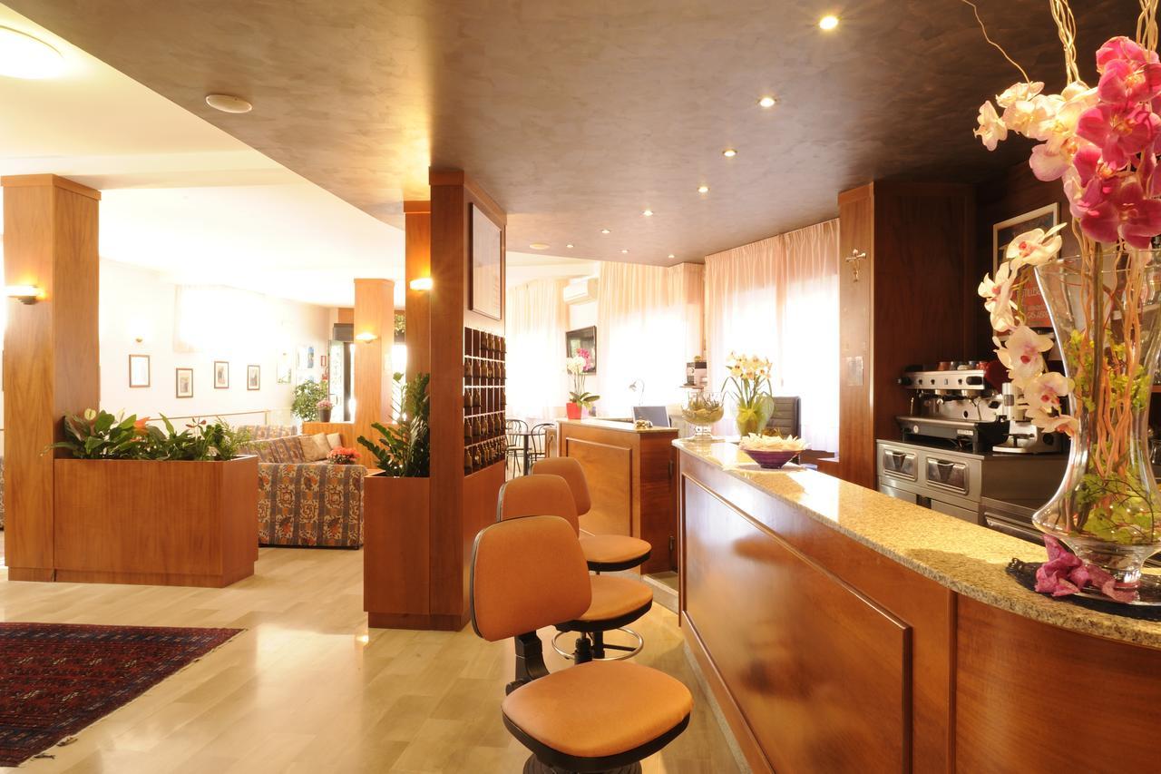 Hotel Tritone Laigueglia Zewnętrze zdjęcie